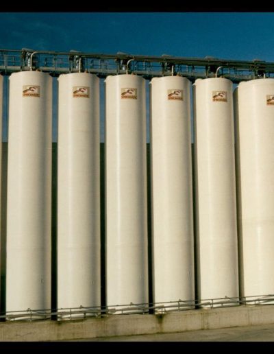 centralised filling pipes in box-filling pipe filter