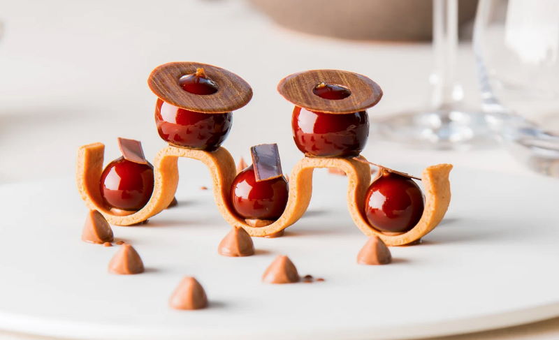 Десерт марта от компании Valrhona
